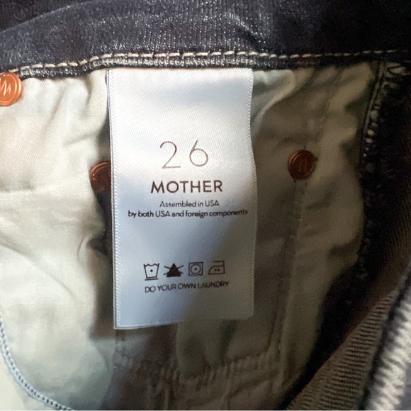 Mother | The Looker Skinny Jeans in Here Kitty, Kitty Dark Wash - Picture 8 of 9
